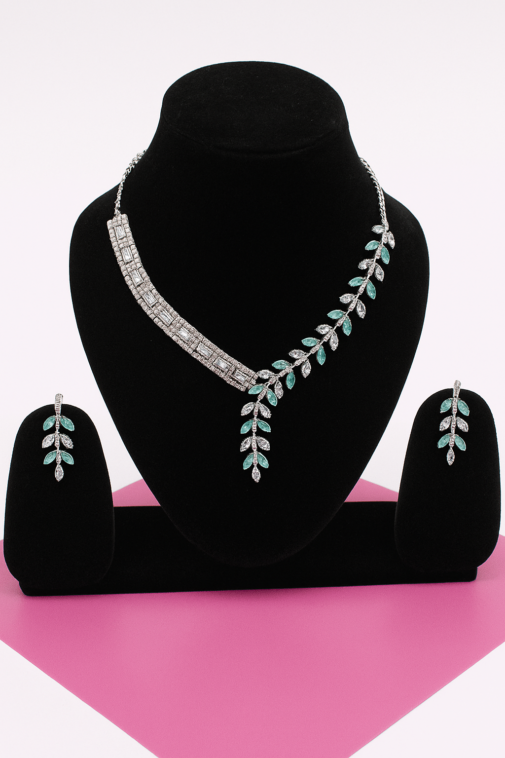 Leaf Design Diamond Set